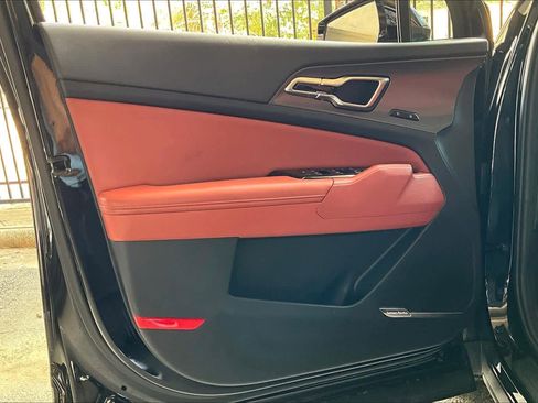 Used 2025 Kia Sportage SX image 21