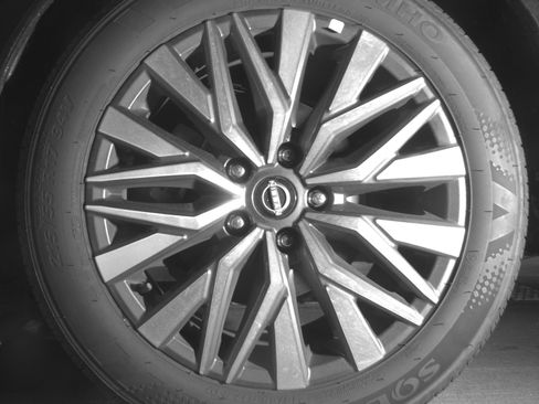 Used 2025 Nissan Altima 2.5 SV FWD image 14