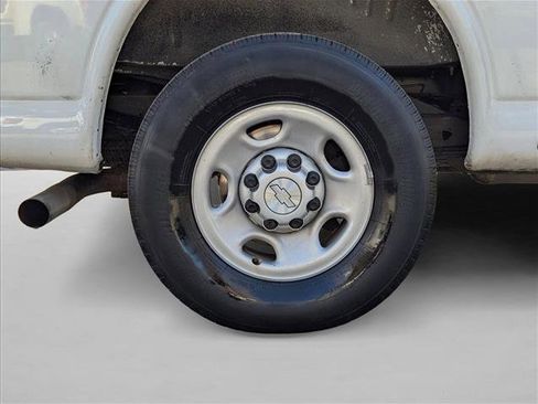 Used 2018 Chevrolet Express 2500 w/ Driver Convenience Package image 24