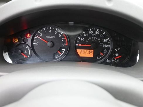 Used 2019 Nissan Frontier SV RWD image 10