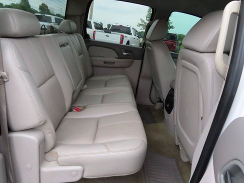 Used 2008 Chevrolet Silverado 2500 LTZ w/ Suspension Package, Off-Road AWD/4WD image 43
