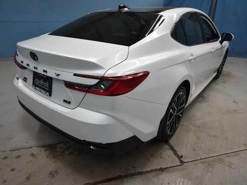Used 2025 Toyota Camry XLE image 34