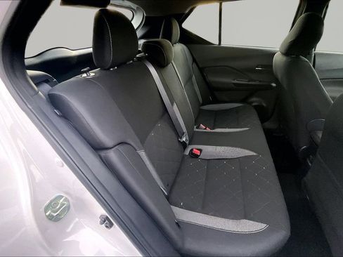 Used 2020 Nissan Kicks SV image 17