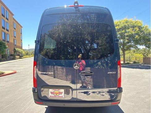Used 2023 Mercedes-Benz Sprinter 2500 image 8