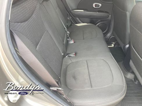 Used 2015 Kia Soul + FWD image 16