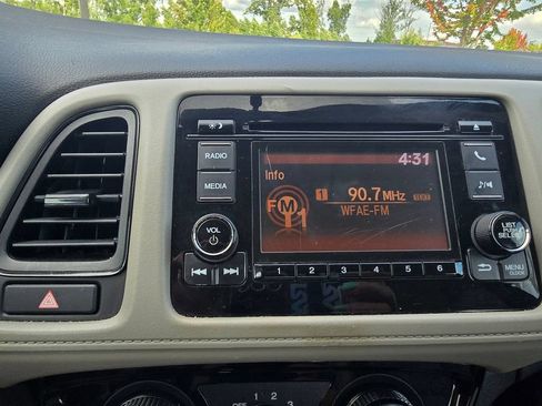 Used 2019 Honda HR-V LX image 32