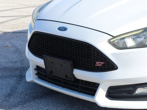 Used 2016 Ford Focus ST FWD image 6