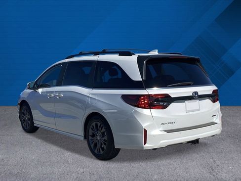 New 2026 Honda Odyssey Touring image 5
