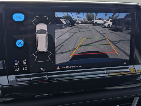 Used 2024 Volkswagen Atlas SE FWD image 12