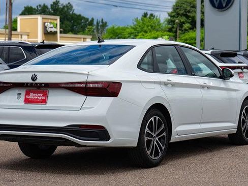 Used 2026 Volkswagen Jetta Sport FWD image 5