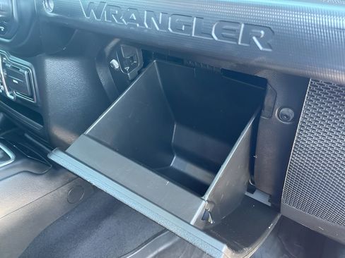 Used 2019 Jeep Wrangler Unlimited Sport S image 21