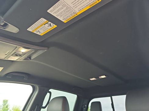 Used 2020 Nissan Titan PRO-4X w/ Pro-4x Utility Package AWD/4WD image 33