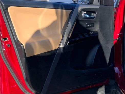 Used 2018 Toyota RAV4 Limited image 22