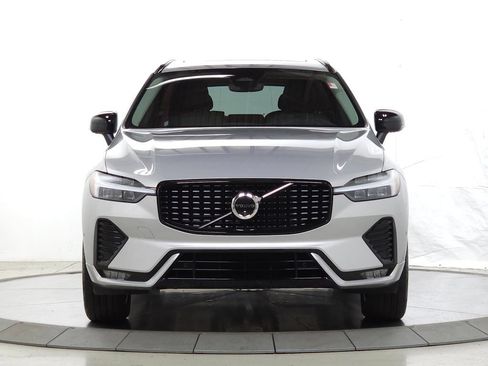Certified 2025 Volvo XC60 B5 Plus AWD/4WD image 2