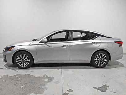 Used 2023 Nissan Altima 2.5 SV