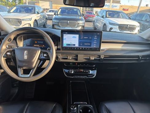 Used 2024 Lincoln Corsair AWD image 15