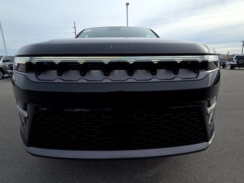 New 2026 Jeep Grand Wagoneer Limited image 2