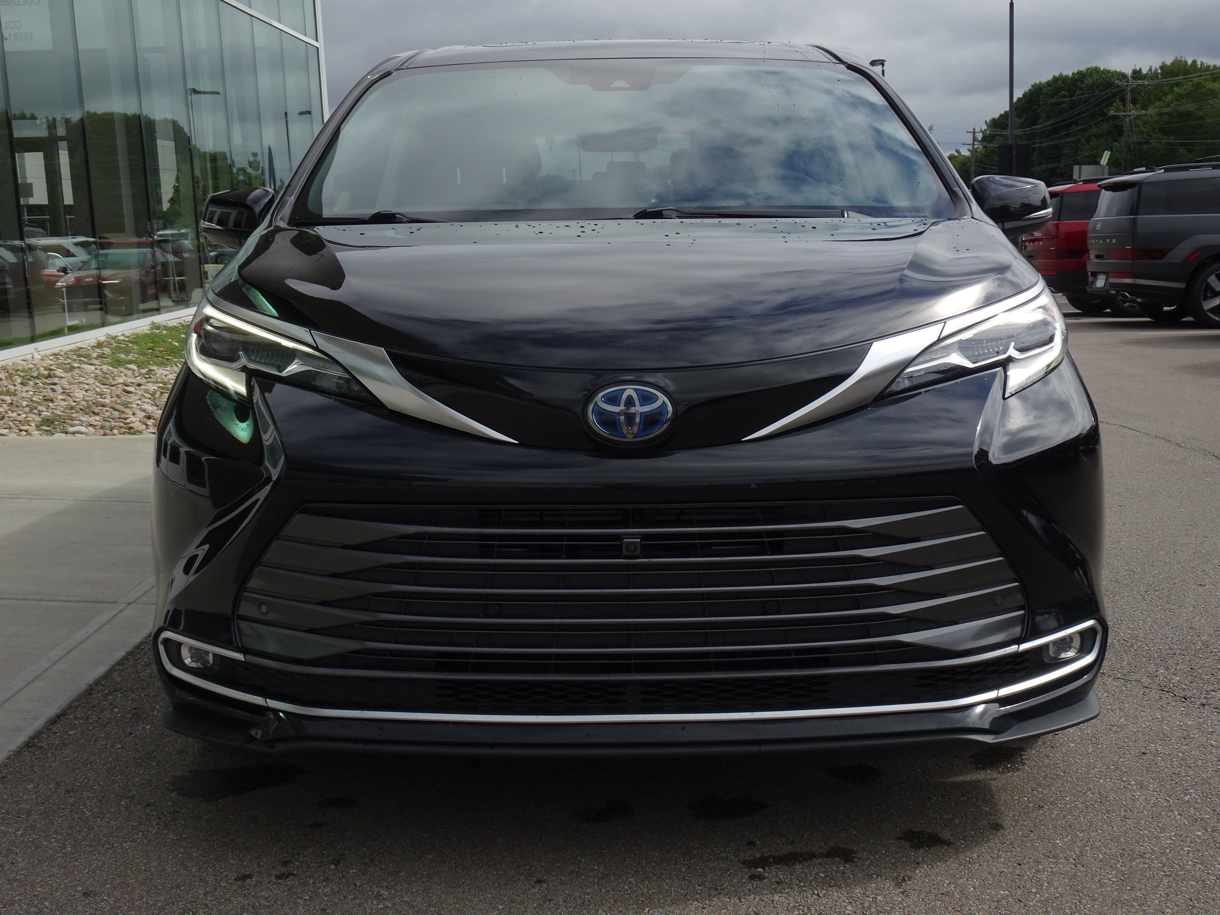 Used 2021 Toyota Sienna Platinum FWD image 7