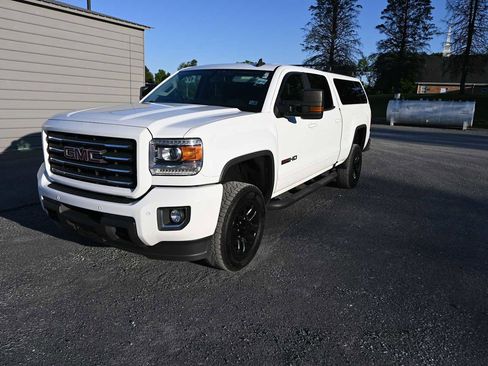 Used 2018 GMC Sierra 2500 SLT w/ All Terrain HD Package AWD/4WD image 5