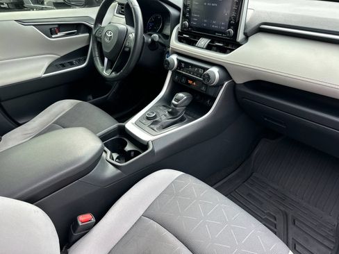 Used 2019 Toyota RAV4 XLE w/ Convenience Package AWD/4WD image 15