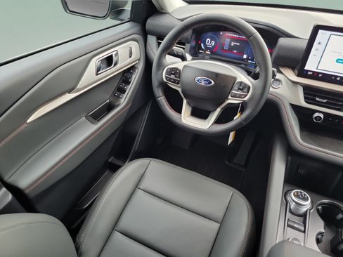New 2026 Ford Explorer Active w/ Active Comfort Package AWD/4WD image 14