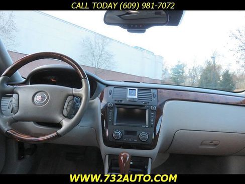 Used 2009 Cadillac DTS image 19