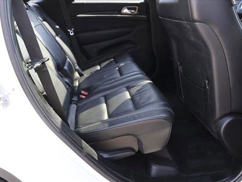 Used 2017 Jeep Grand Cherokee Overland image 27