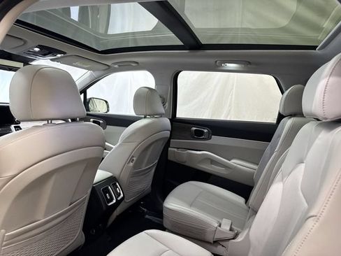 Used 2023 Kia Sorento EX w/ Panoramic Sunroof Package FWD image 14