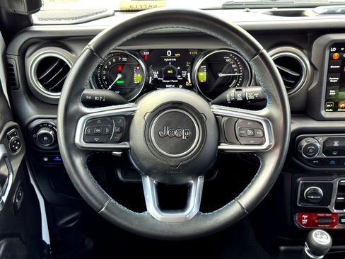 Used 2022 Jeep Wrangler Unlimited Rubicon 4xe image 26