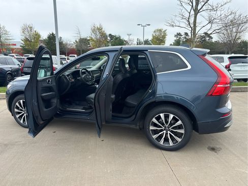 Used 2023 Volvo XC60 B5 Plus AWD/4WD image 27