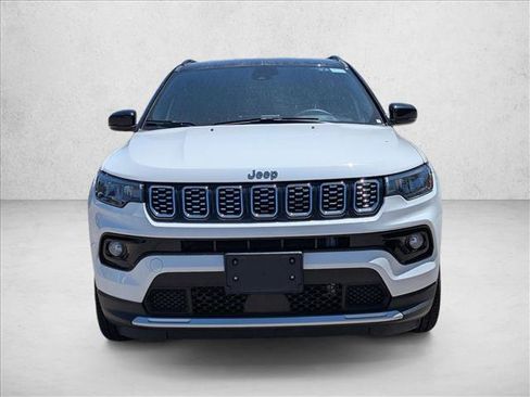 Used 2025 Jeep Compass Limited AWD/4WD image 2