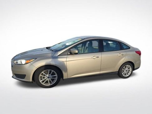 Used 2018 Ford Focus SE FWD image 6