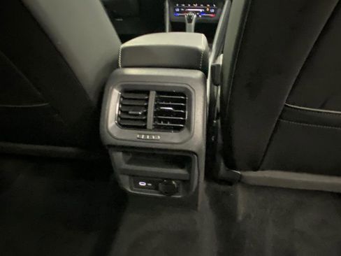 Used 2023 Volkswagen Tiguan SE image 36