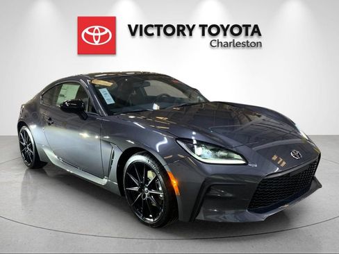 Used 2026 Toyota GR86 Premium w/ ALL Weather Mat Package (TMS) RWD image 5