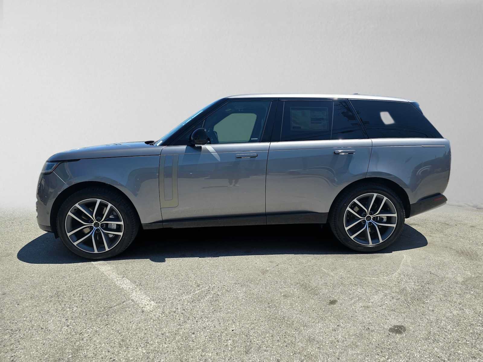 New 2026 Land Rover Range Rover SE AWD/4WD image 2