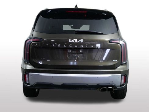 Certified 2024 Kia Telluride EX w/ EX Captain's Chair Package AWD/4WD image 10
