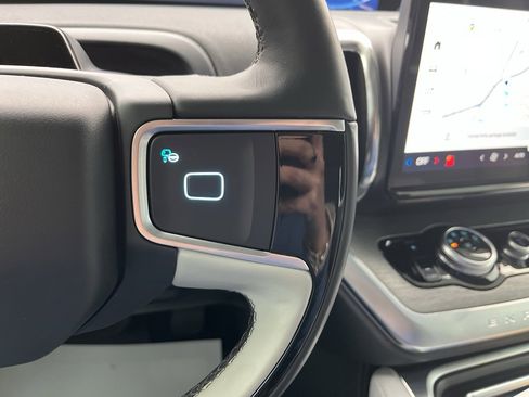 Used 2025 Ford Expedition Platinum image 23