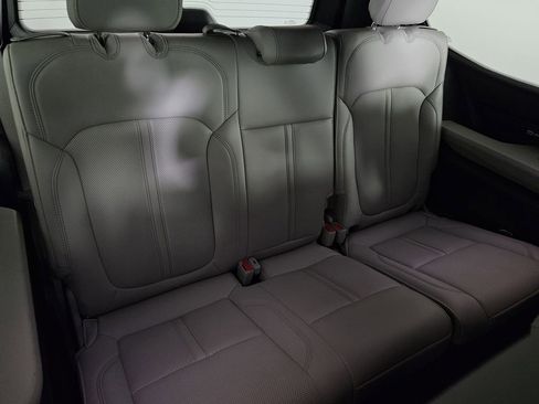 Used 2025 Jeep Wagoneer 2WD image 30