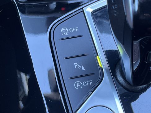 Used 2025 BMW X4 xDrive30i image 10