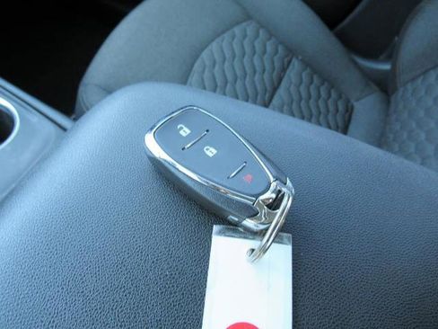 Used 2020 Chevrolet Equinox LT image 32