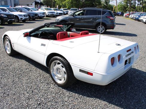 Used 1992 Chevrolet Corvette Convertible RWD image 9