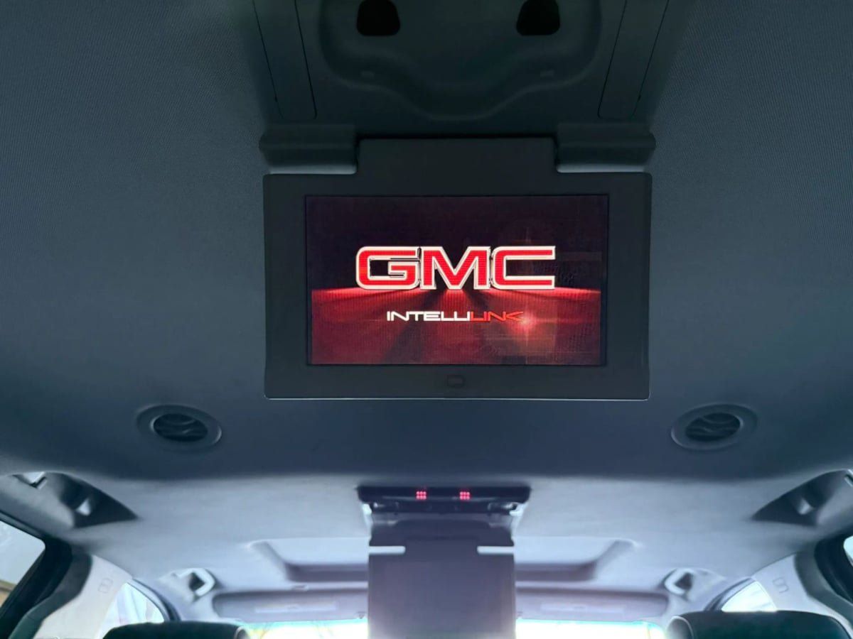 Used 2016 GMC Yukon XL SLT w/ Open Road Package RWD image 47