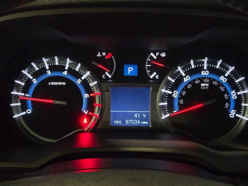 Used 2015 Toyota 4Runner SR5 image 25