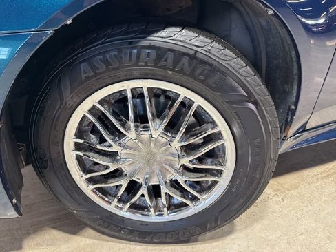 Used 2005 Pontiac Grand Prix GT w/ Leather Trim Package image 2