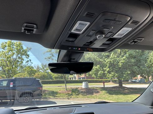 Used 2022 Chevrolet Tahoe High Country AWD/4WD image 27