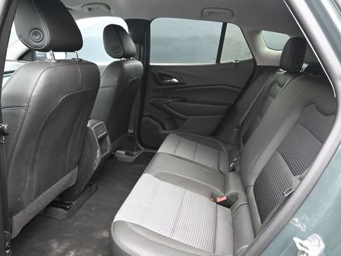 Used 2025 Chevrolet Trax LT FWD image 14