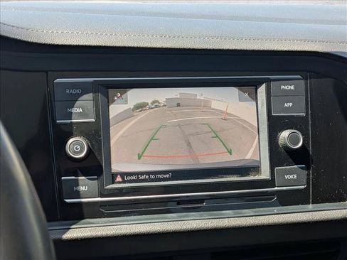 Used 2022 Volkswagen Jetta SE w/ Panoramic Sunroof Package FWD image 11