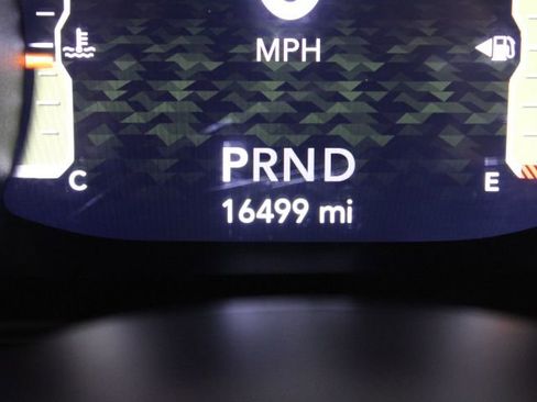 Used 2025 Jeep Wrangler Unlimited Rubicon AWD/4WD image 5