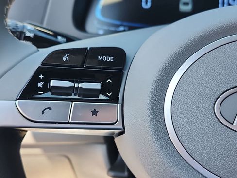 Used 2025 Hyundai Elantra Sport image 25