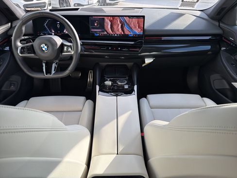 Used 2025 BMW 530i w/ M Sport Package image 6